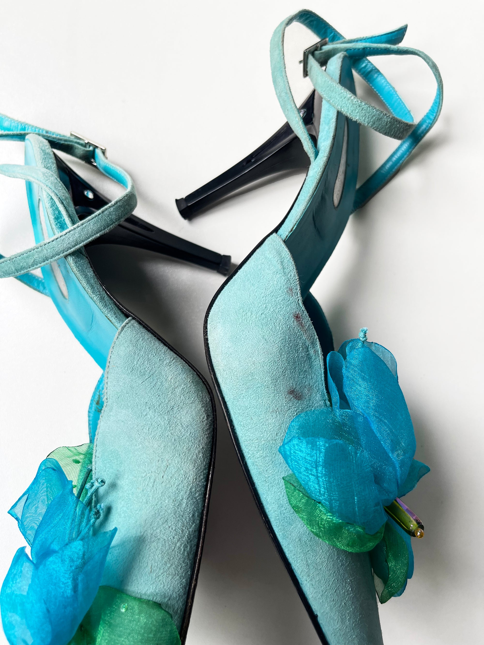 497  HEELS - 40.5