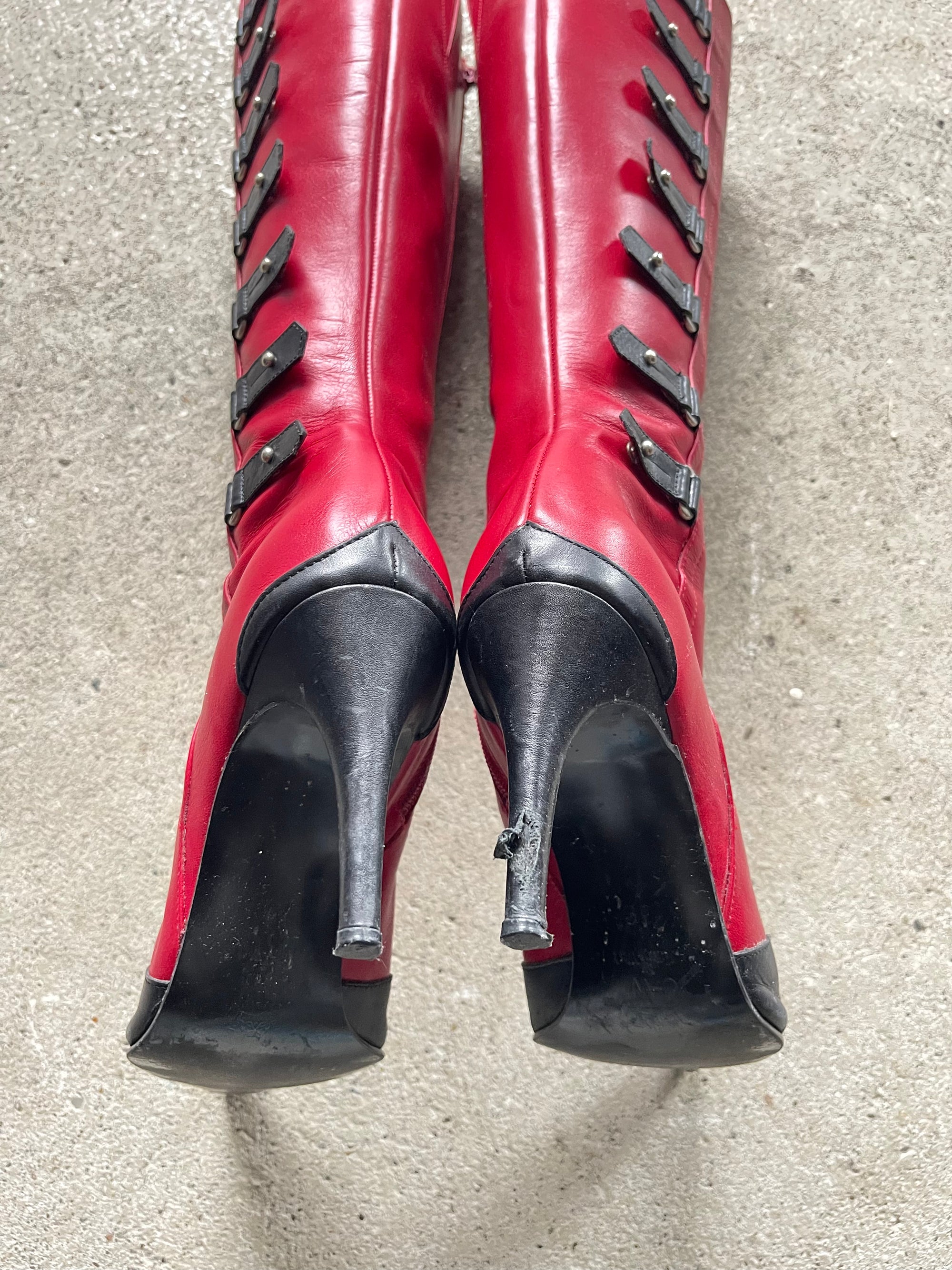 492 BOOTS - EU 39