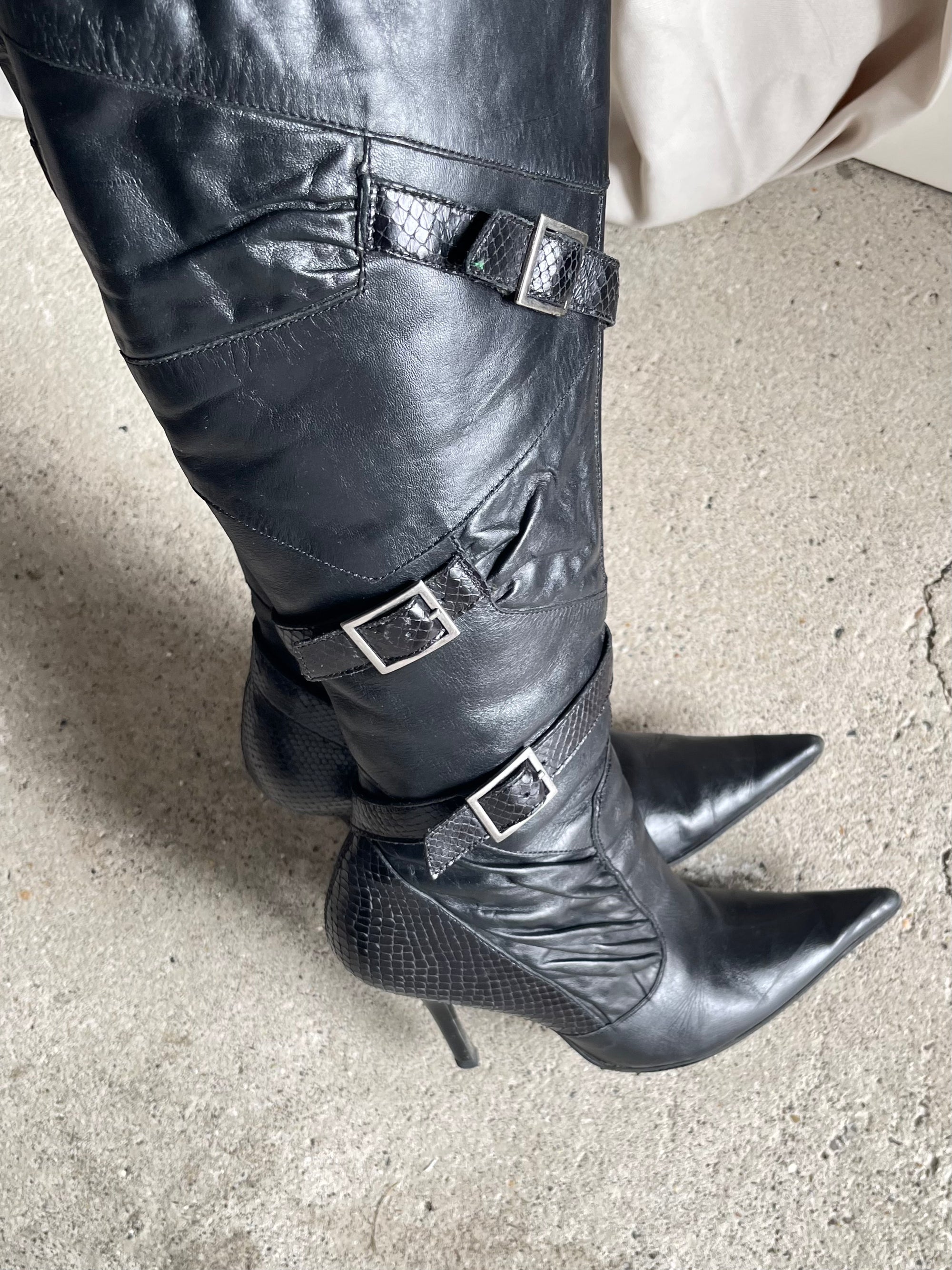 384 BOOTS - 37