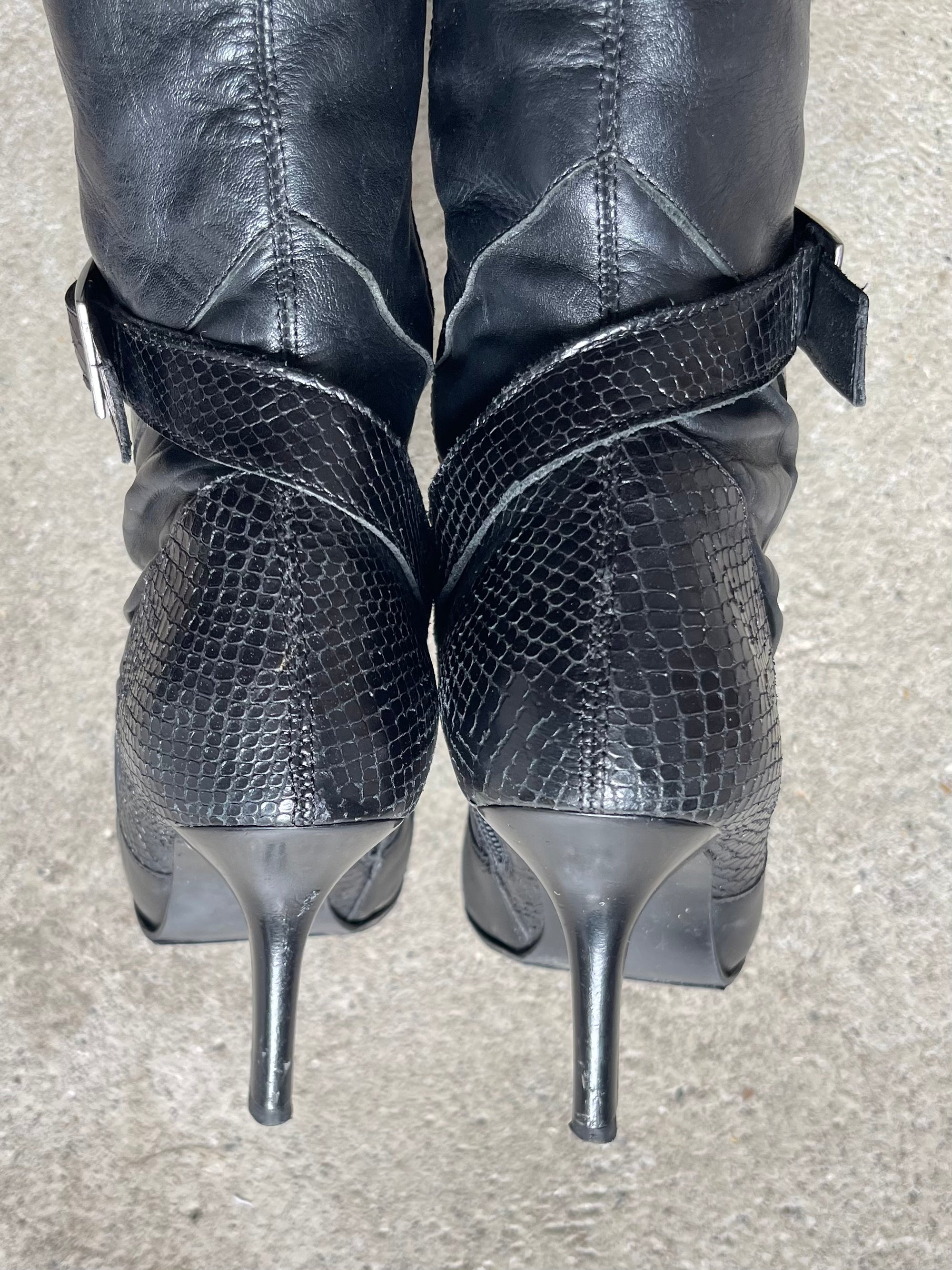 384 BOOTS - 37